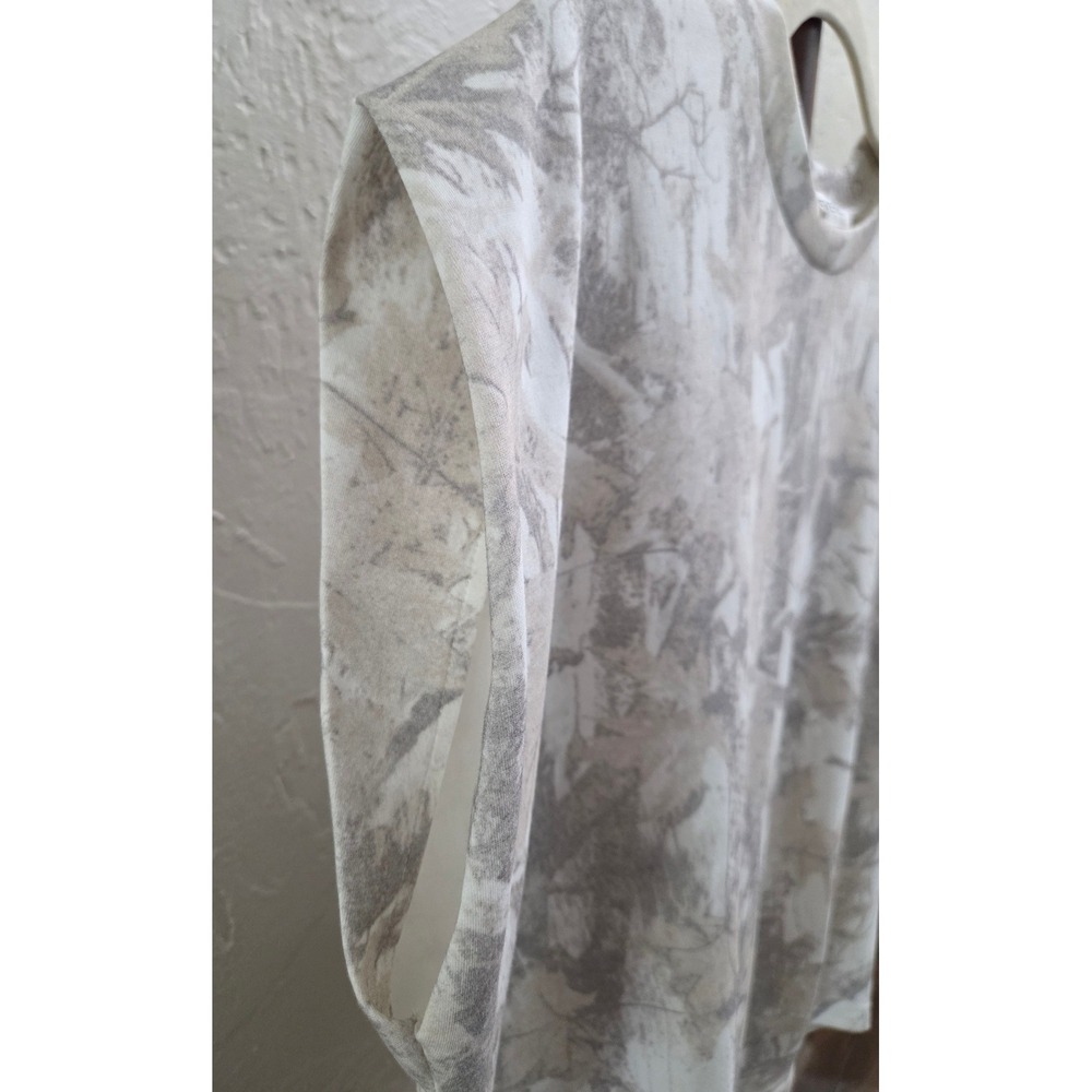 T94. Leaf Camo Muscle Tee Sweatshirt - Picture 3 of 3
